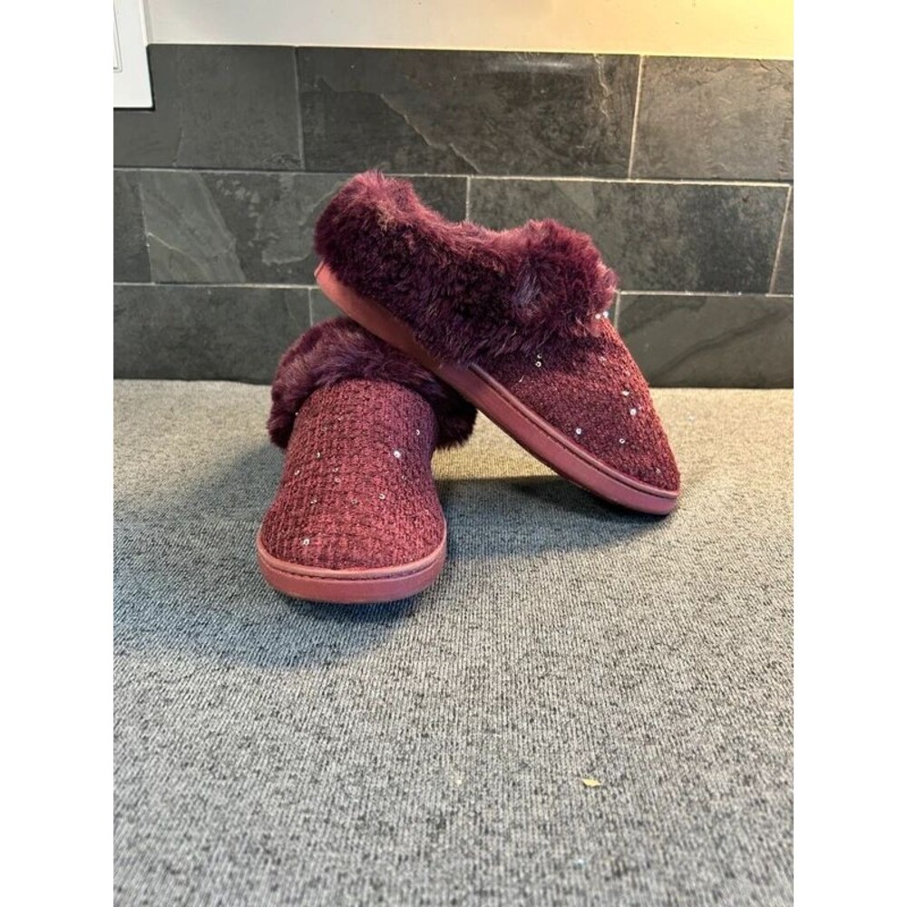 LC Lauren Conrad Burgundy Faux Fur Slippers Size L 8-9